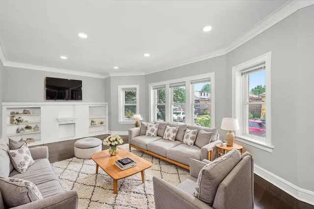 $289,900 | 8101 South Kimbark Avenue, Chicago, IL 60619