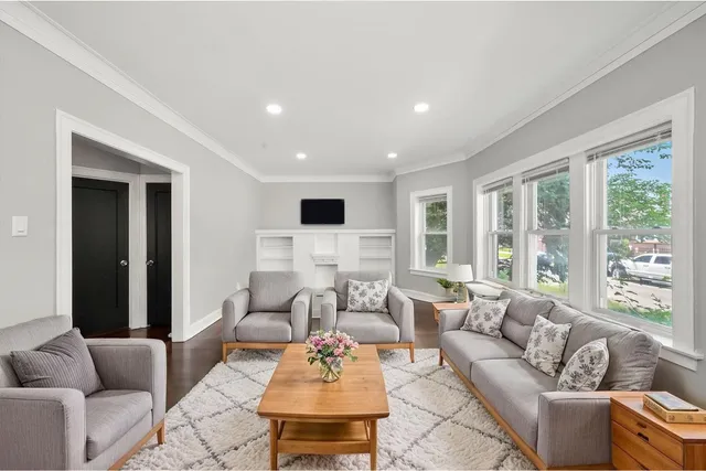 $289,900 | 8101 South Kimbark Avenue, Chicago, IL 60619