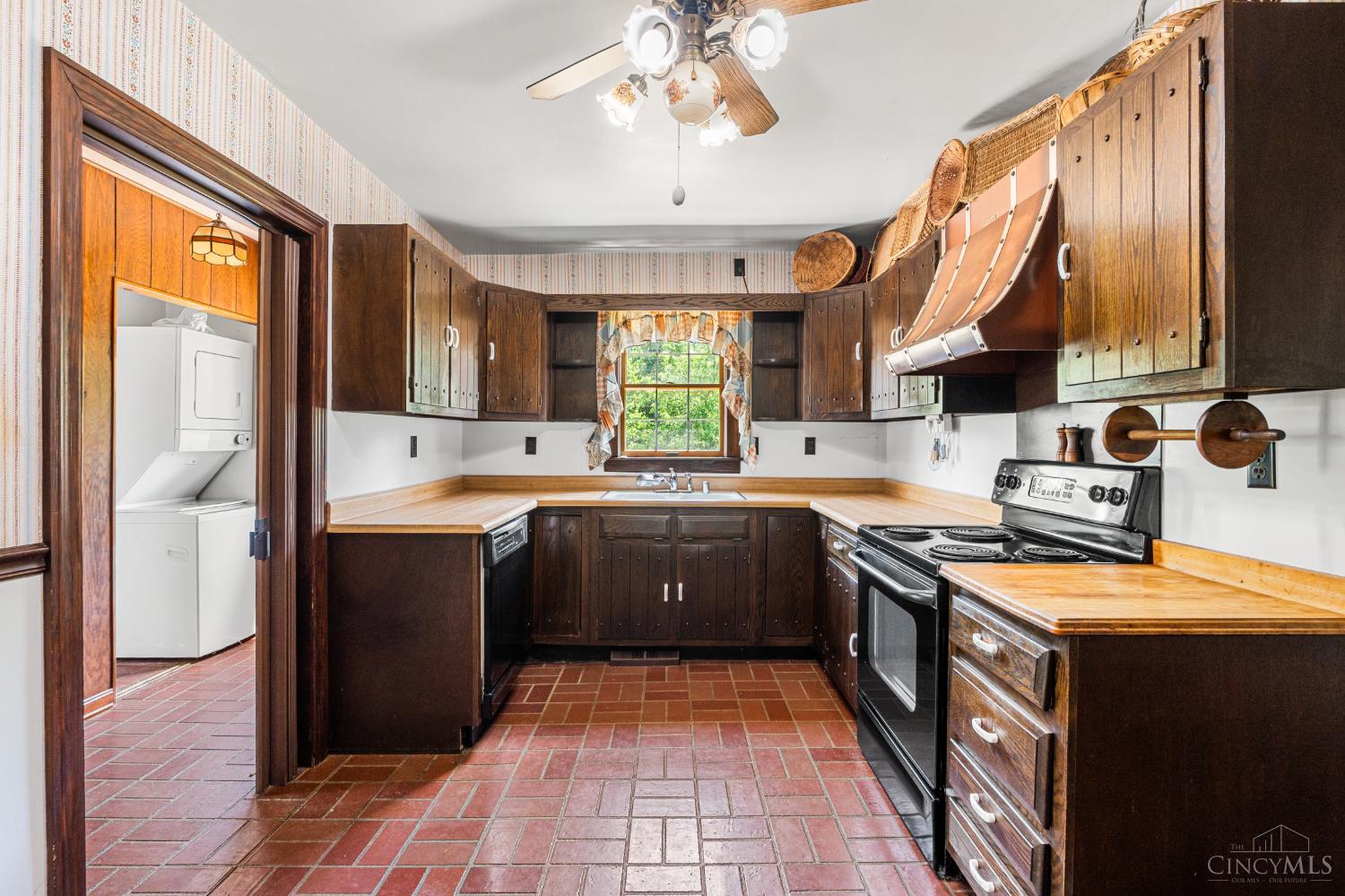 5856 Blue Rock Road Cincinnati, OH 45247 - Photo 7 of 51 Kitchen