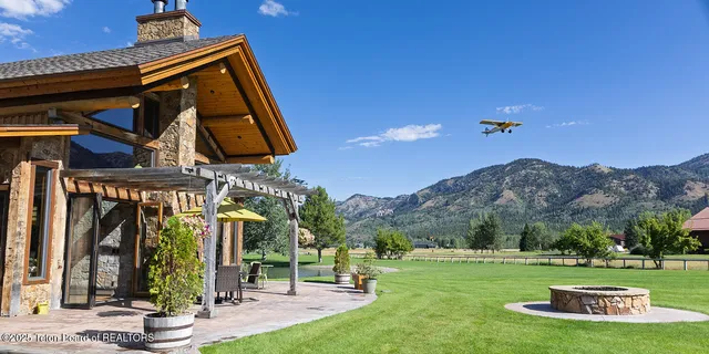 $4,450,000 | 592 Airport Drive, Unit 7, Alpine, WY 83128