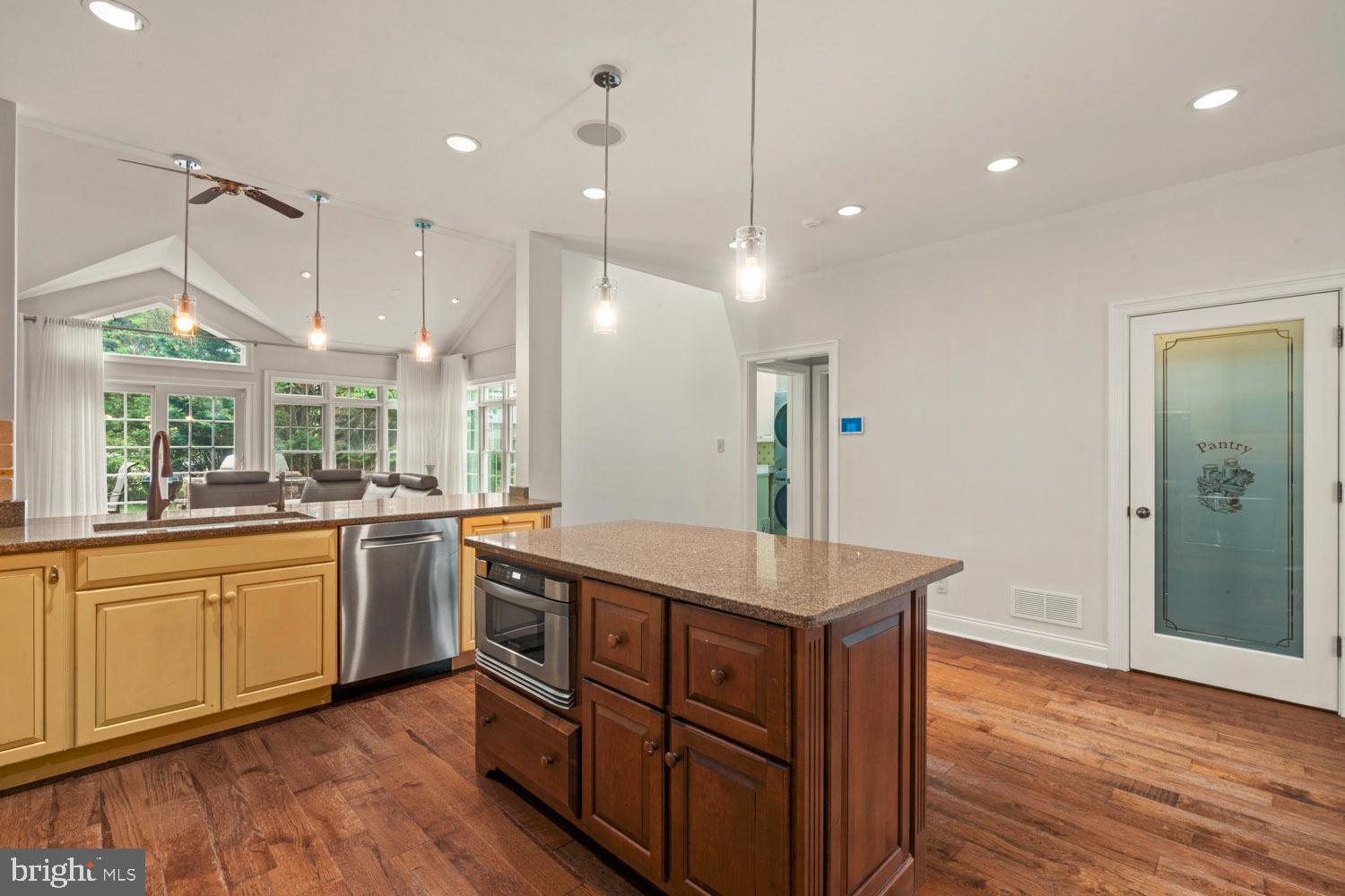 3174 Manor Road Huntingdon Valley, PA 19006 - Photo 10 of 55 Gallery Image 10