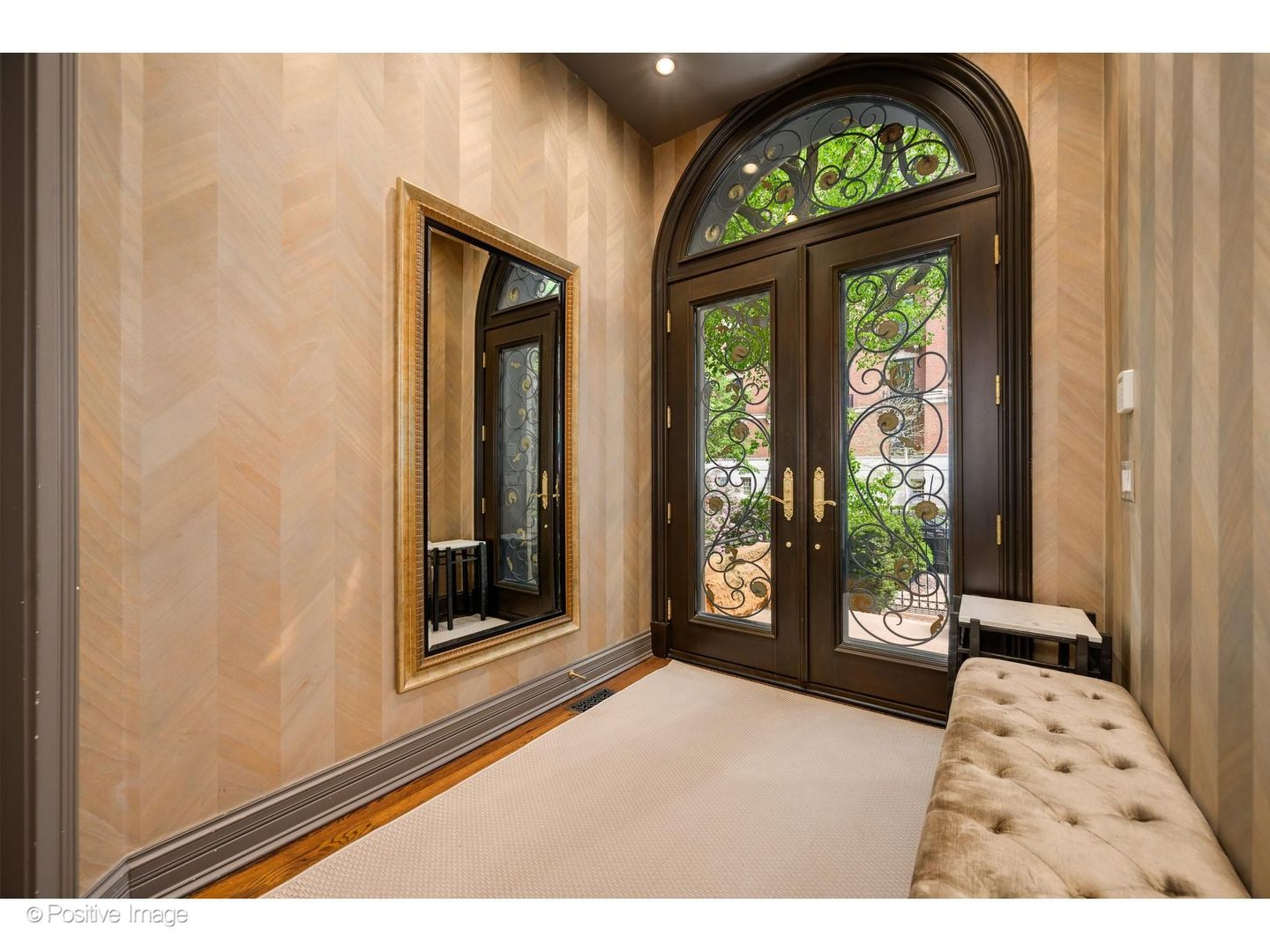 32 East Bellevue Place Chicago, IL 60611 - Photo 3 of 52 a view of a room with windows