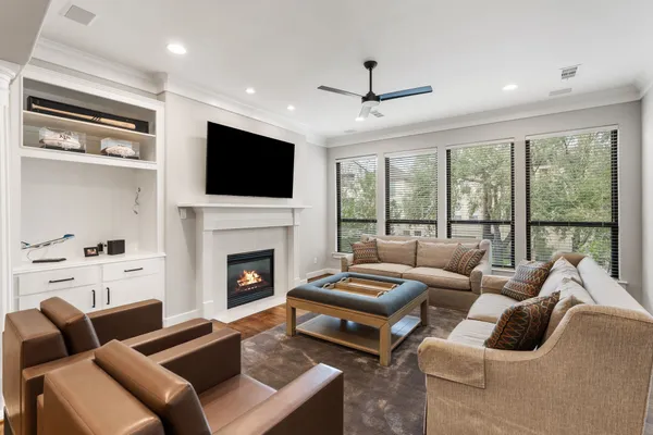 $865,000 | 6501 Rodrigo Street, Houston, TX 77007