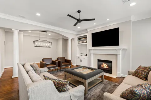 $865,000 | 6501 Rodrigo Street, Houston, TX 77007