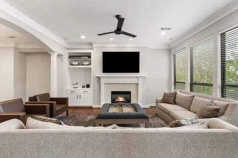 $865,000 | 6501 Rodrigo Street, Houston, TX 77007