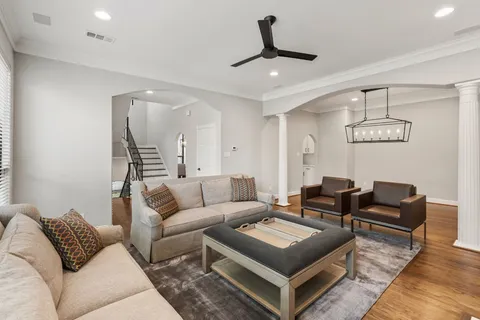 $865,000 | 6501 Rodrigo Street, Houston, TX 77007