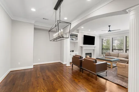 $865,000 | 6501 Rodrigo Street, Houston, TX 77007