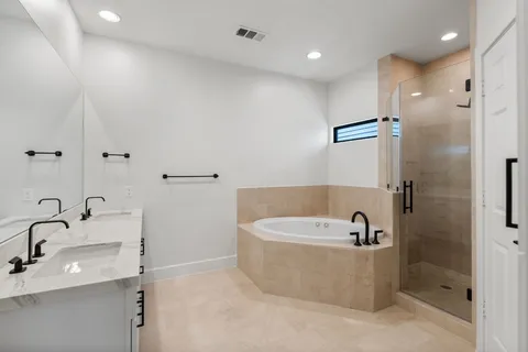 $865,000 | 6501 Rodrigo Street, Houston, TX 77007