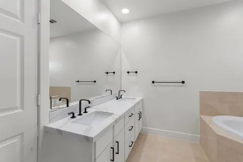 $865,000 | 6501 Rodrigo Street, Houston, TX 77007