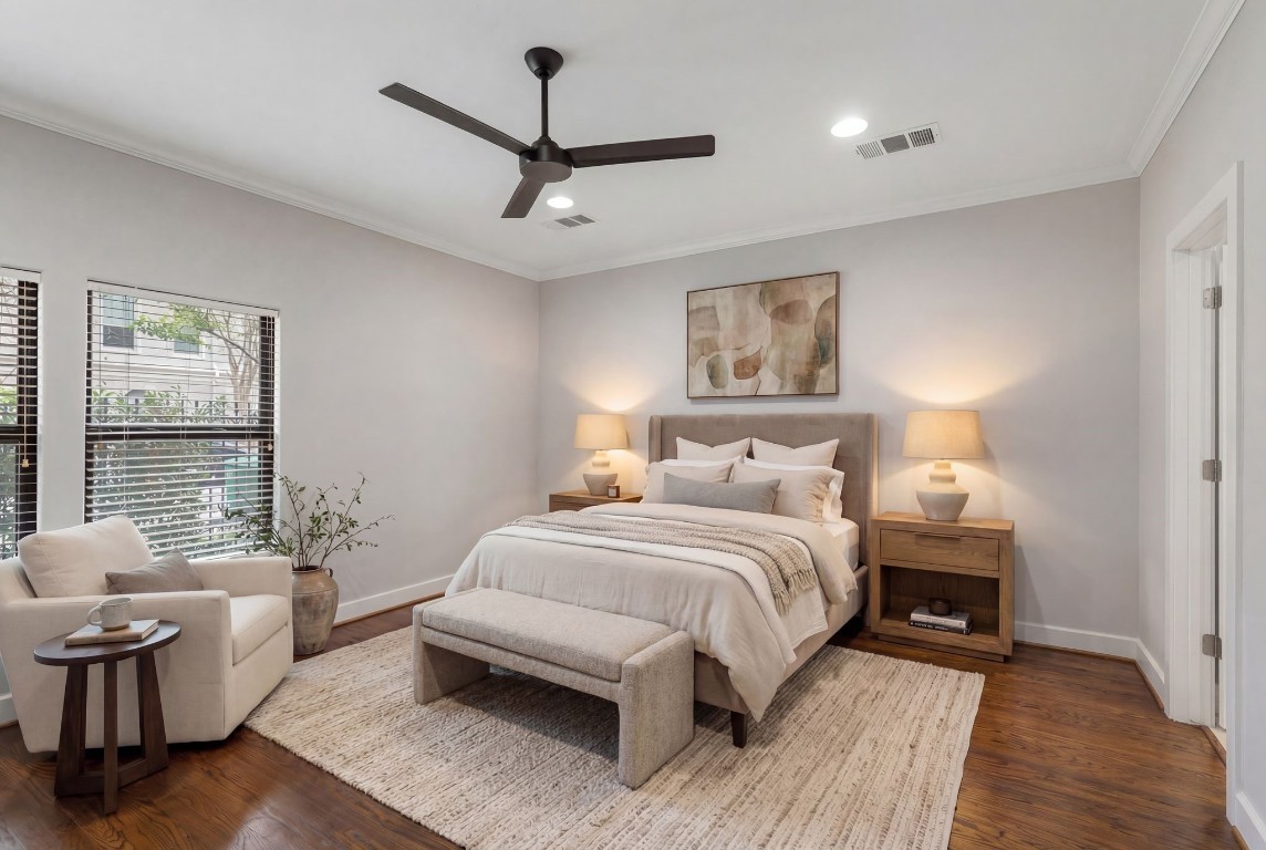 6501 Rodrigo Street Houston, TX 77007 - Photo 6 of 38 Virtually staged first-floor bedroom