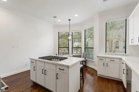 $865,000 | 6501 Rodrigo Street, Houston, TX 77007