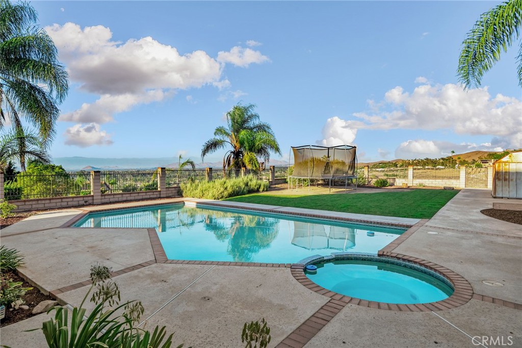 16584 Creekside Road Riverside, CA 92503 - Photo 38 of 56