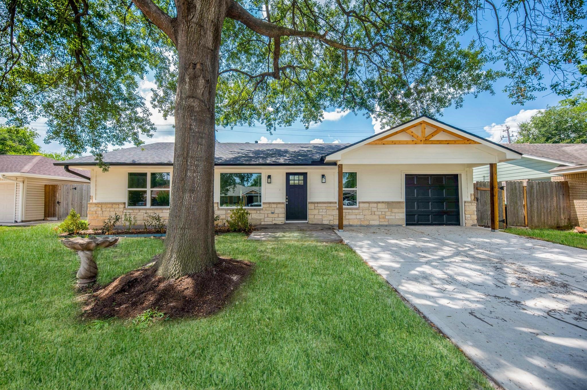 5221 Libbey Drive Houston, TX 77092 - Photo 2 of 31