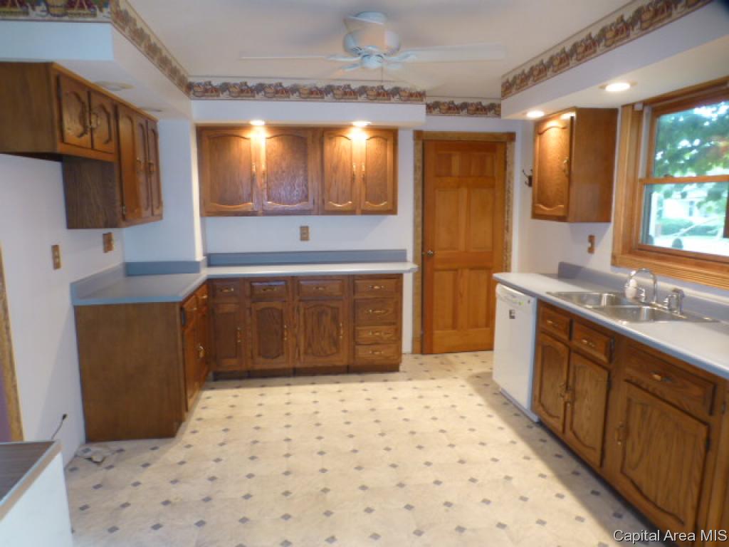 319 South Springfield Street Virden, IL 62690 - Photo 11 of 20 Gallery Image 11