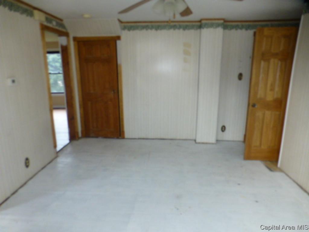 319 South Springfield Street Virden, IL 62690 - Photo 5 of 20 Gallery Image 5