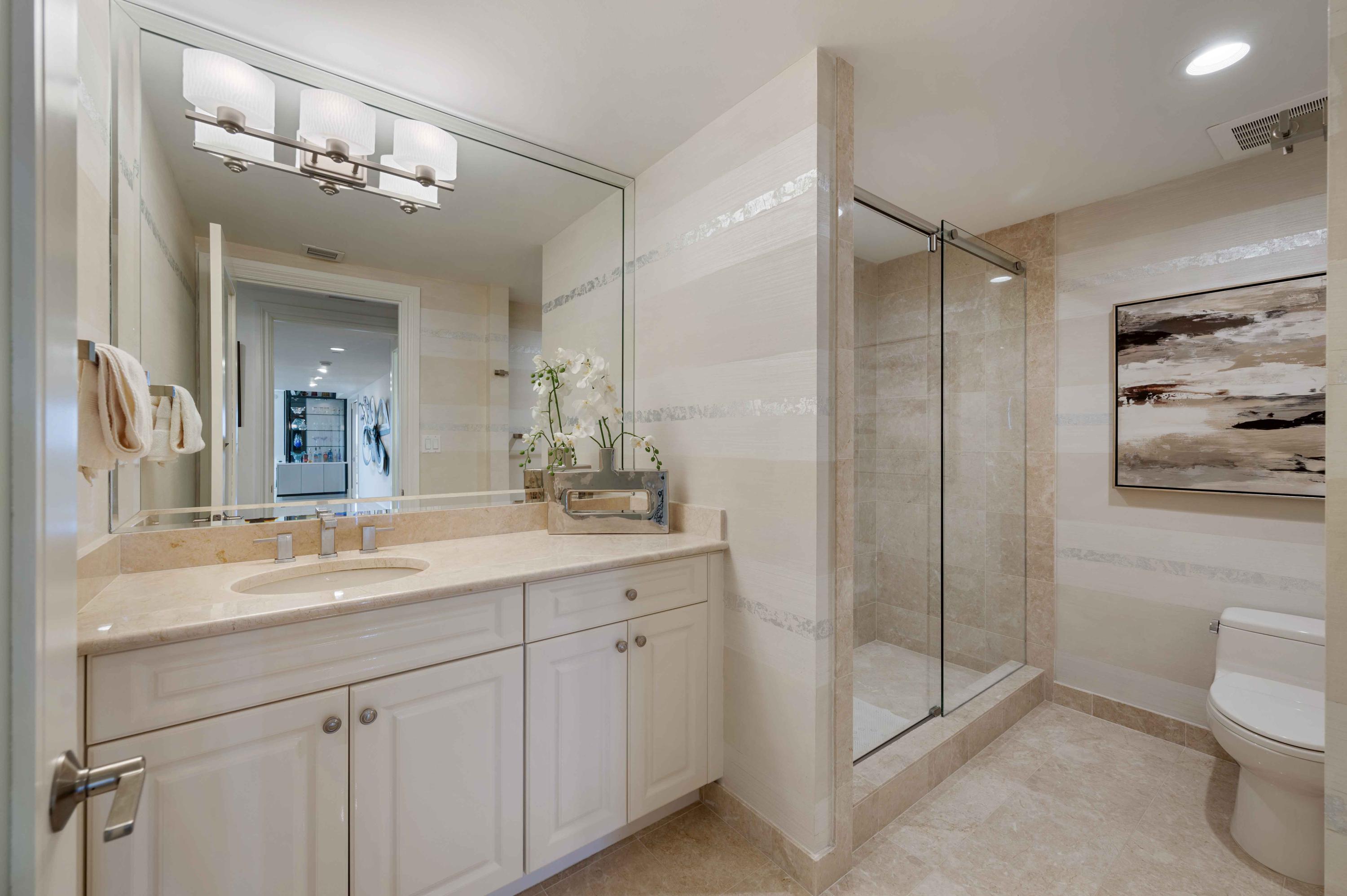 200 East Palmetto Park Road, Unit 614 Boca Raton, FL 33432 - Photo 41 of 54 Guest Bedroom Full Bath