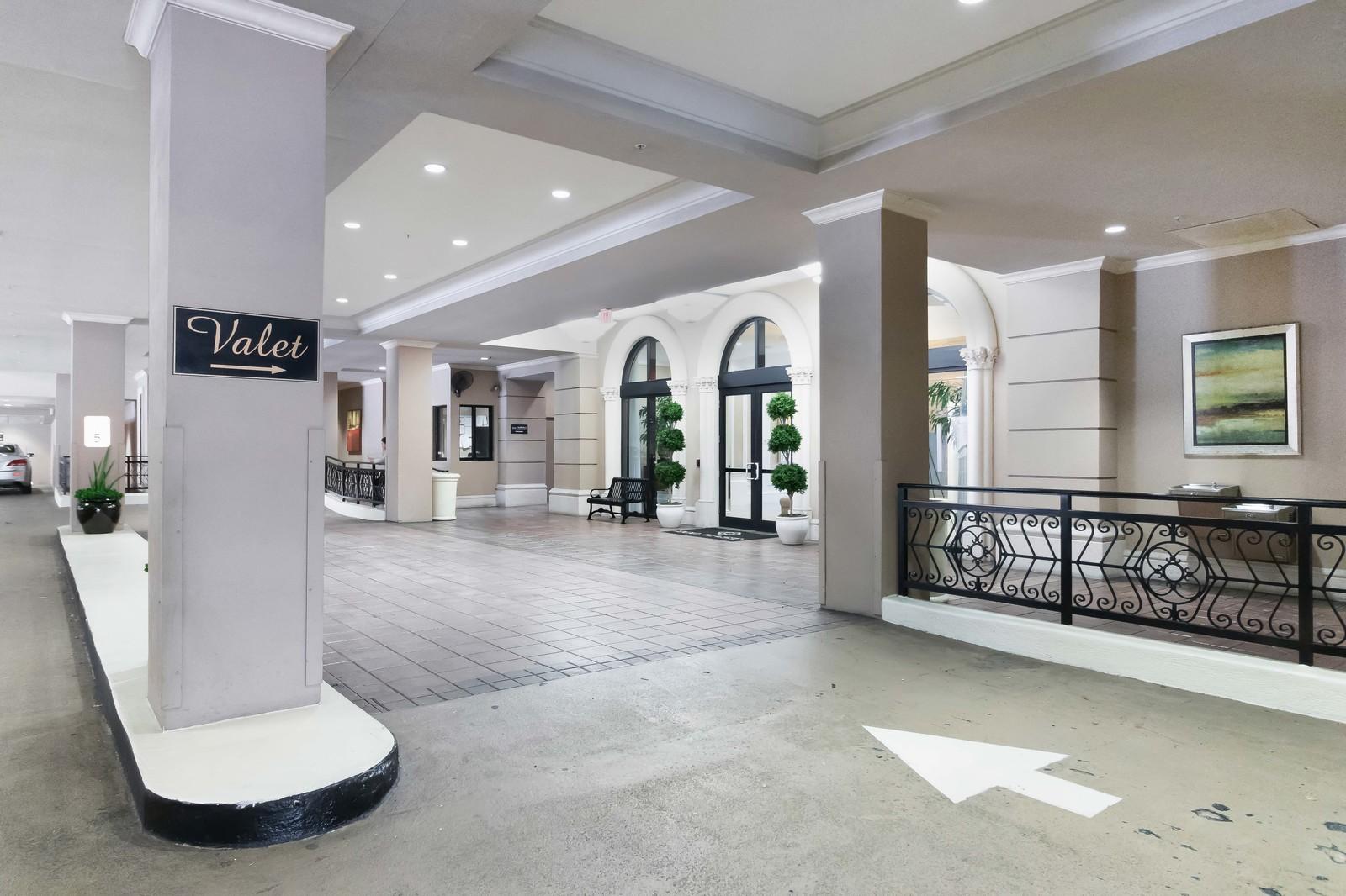 200 East Palmetto Park Road, Unit 614 Boca Raton, FL 33432 - Photo 49 of 54 VALET /PORTE-COCHERE