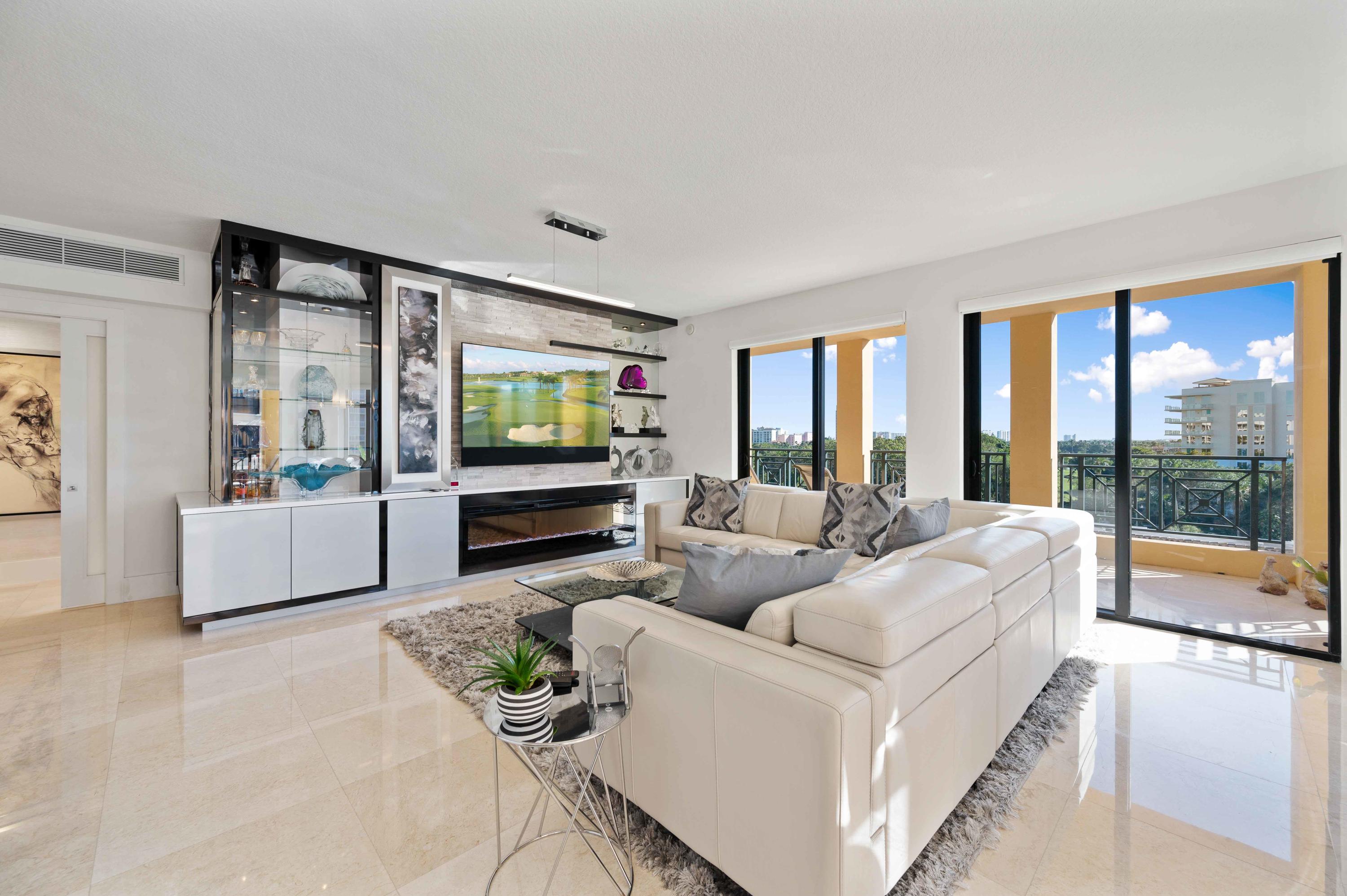 200 East Palmetto Park Road, Unit 614 Boca Raton, FL 33432 - Photo 6 of 54 Living Area