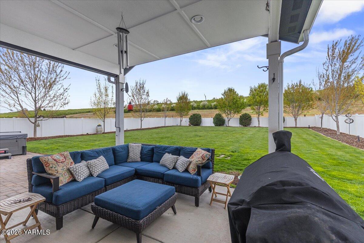 7803 Fremont Way Yakima, WA 98908 - Photo 38 of 49 Covered patio