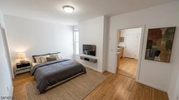 $2,200 | 316 Summer Avenue, Newark, NJ 07104