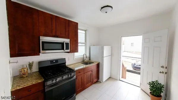 $2,200 | 316 Summer Avenue, Newark, NJ 07104