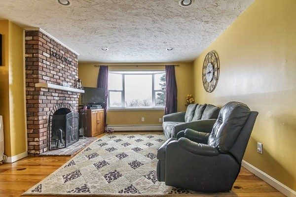 21 Podunk Road Sturbridge, MA 01566 - Photo 5 of 23