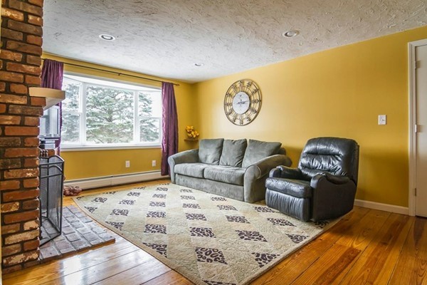 21 Podunk Road Sturbridge, MA 01566 - Photo 6 of 23