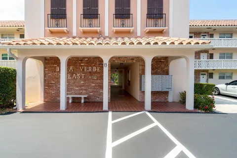 $229,999 | 400 Northeast 20th Street, Unit D101, Boca Raton, FL 33431