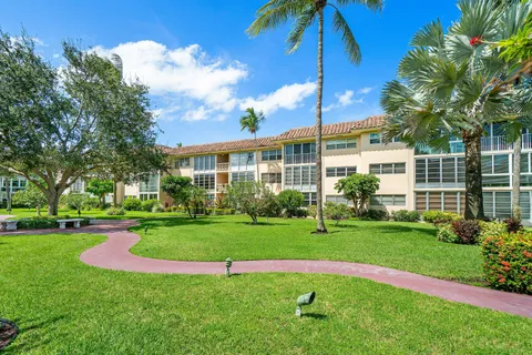 $229,999 | 400 Northeast 20th Street, Unit D101, Boca Raton, FL 33431