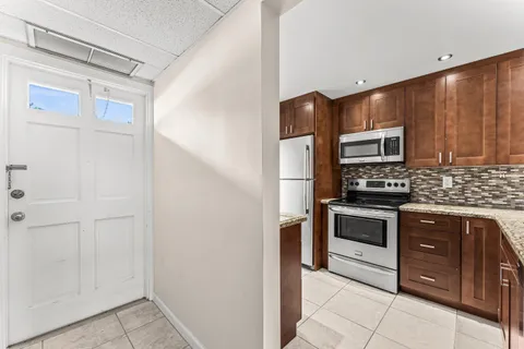 $229,999 | 400 Northeast 20th Street, Unit D101, Boca Raton, FL 33431
