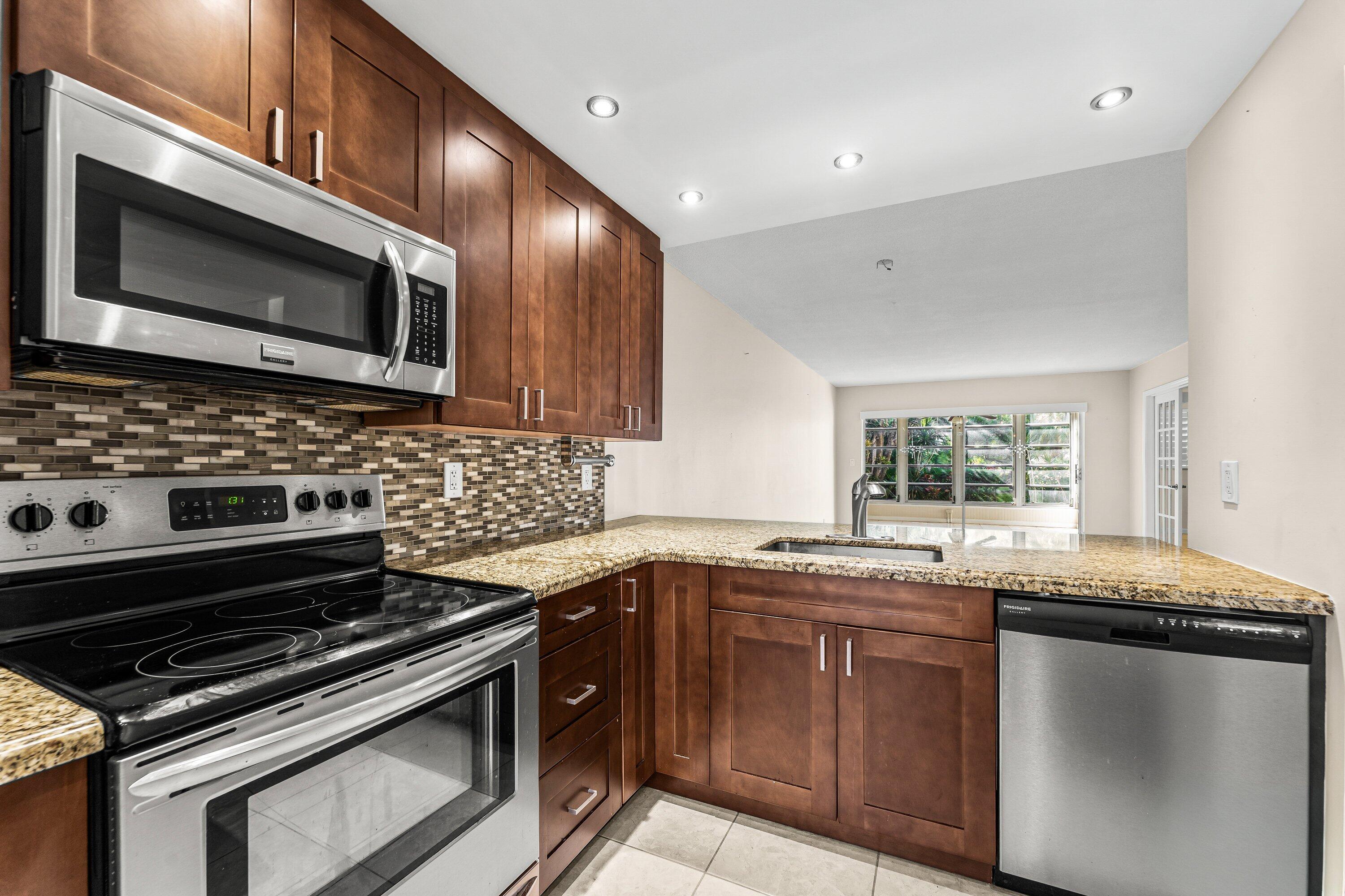 400 Northeast 20th Street, Unit D101 Boca Raton, FL 33431 - Photo 7 of 40 Open