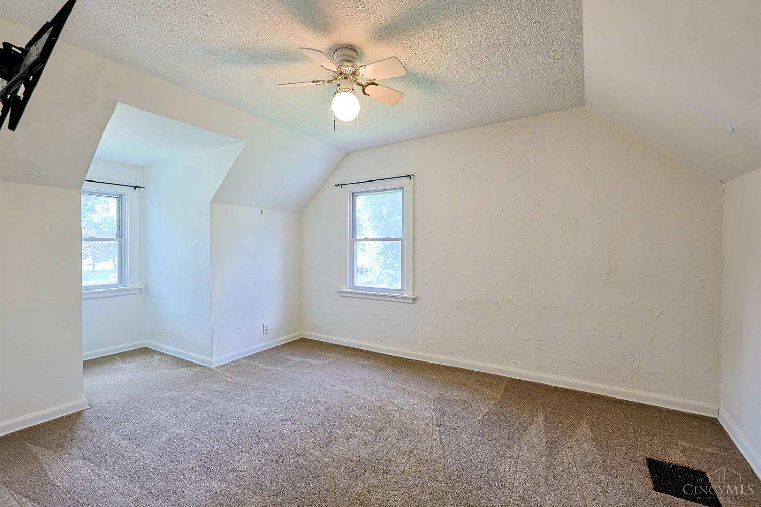 6648 Foster Avenue Cincinnati, OH 45230 - Photo 19 of 42