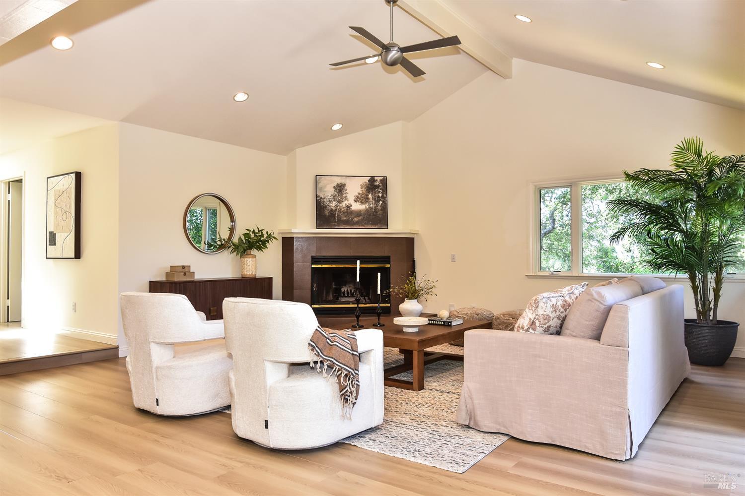 285 East Agua Caliente Road Sonoma, CA 95476 - Photo 5 of 33