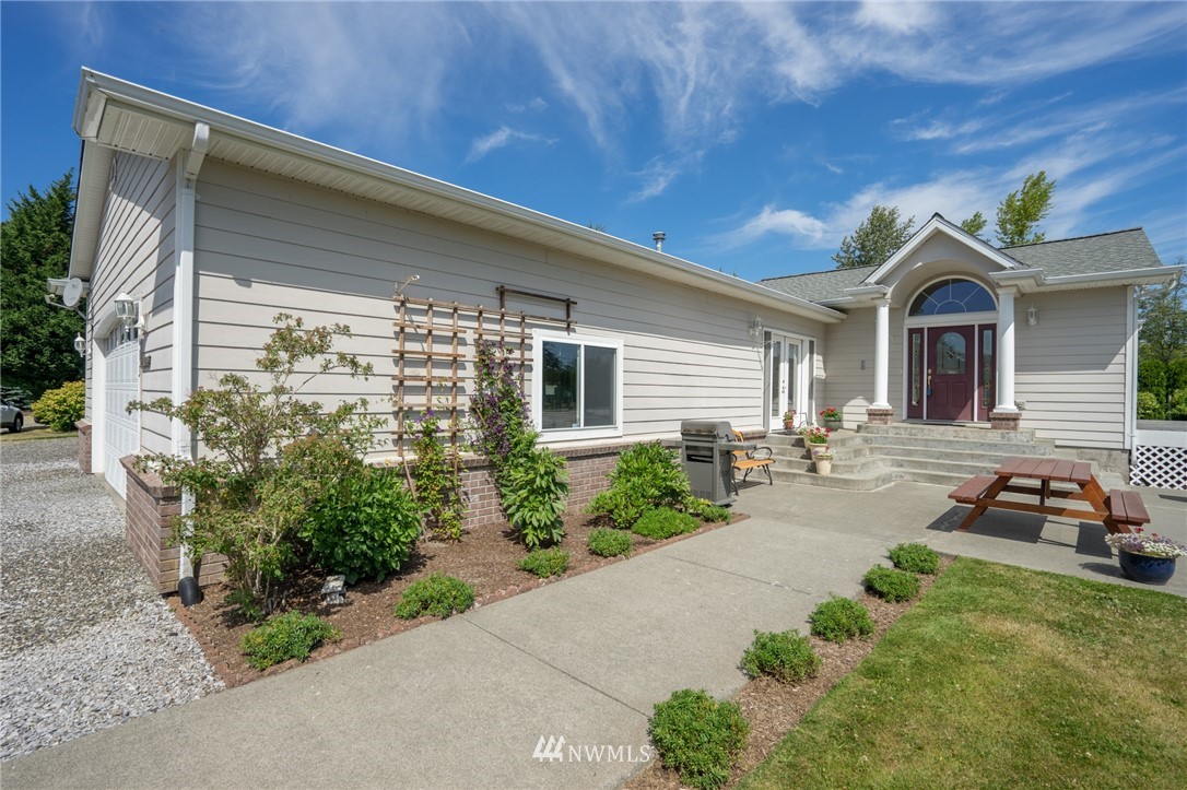 613 East Axton Road Bellingham, WA 98226 - Photo 1 of 24