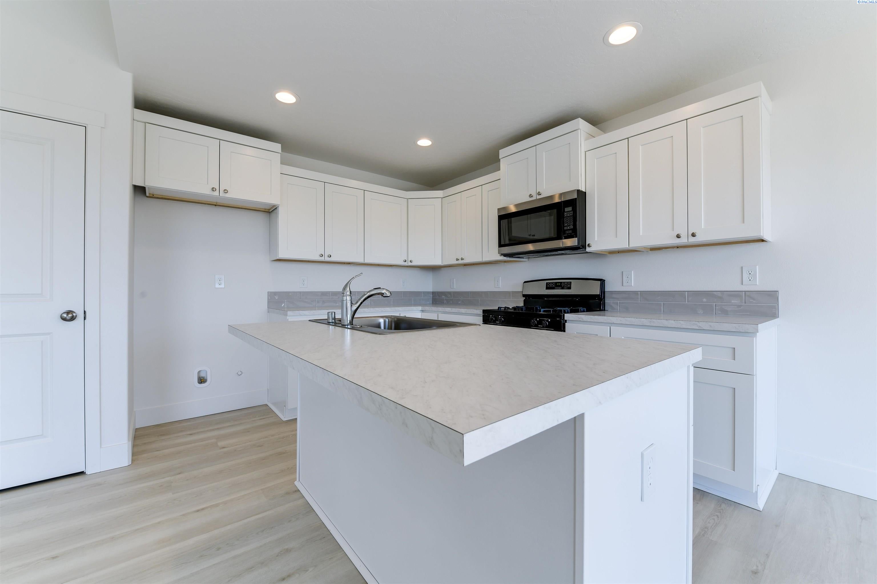907 North Euclid Road Grandview, WA 98930 - Photo 8 of 23 Gallery Image 8