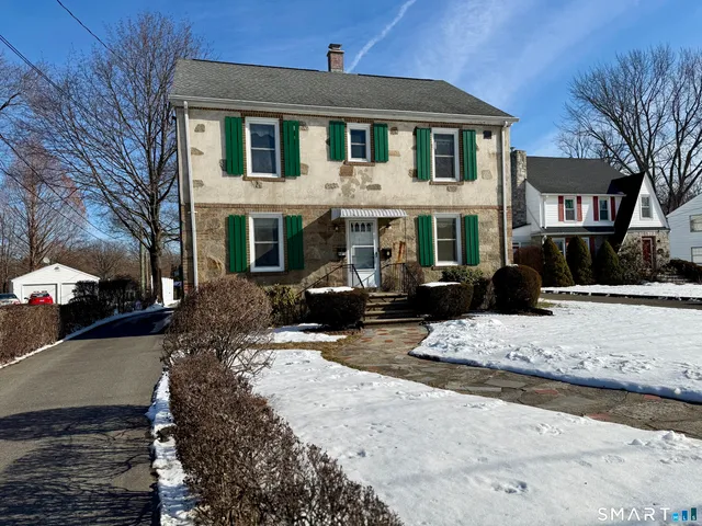 $419,900 | 425 Piedmont Street, Waterbury, CT 06706