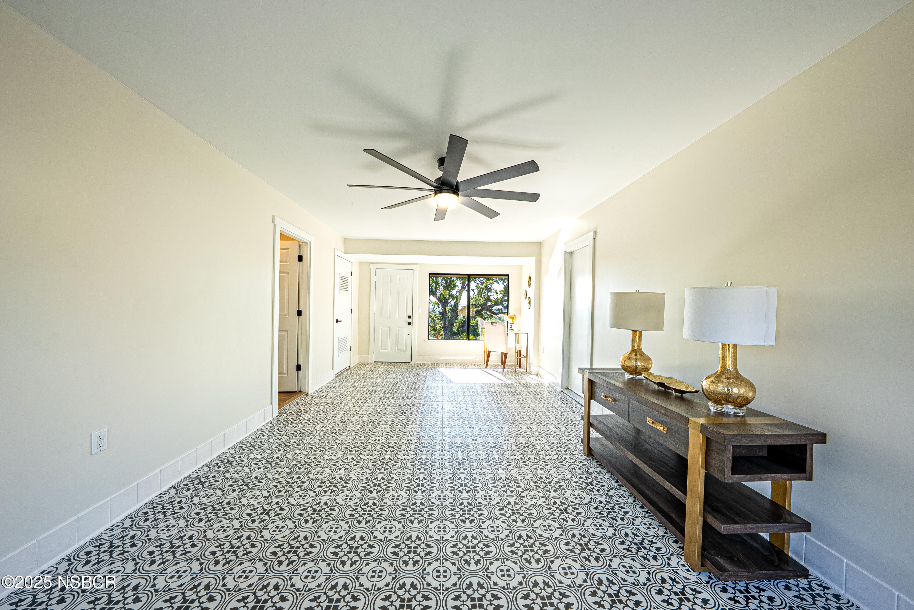 10095 San Marcos Road Atascadero, CA 93422 - Photo 36 of 58 a living room with furniture