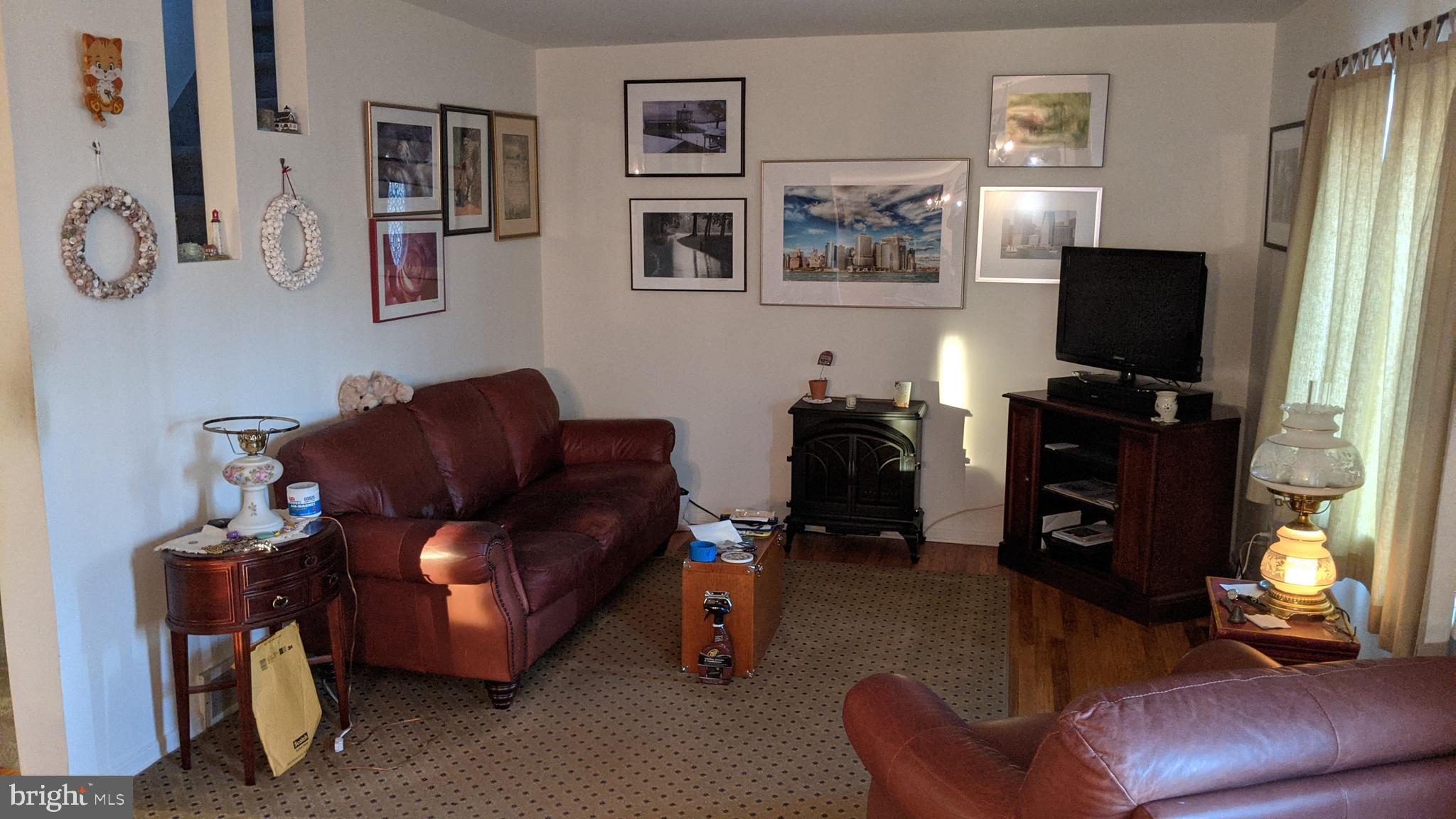 6 Phyllis Road Freehold, NJ 07728 - Photo 3 of 15 Living Room