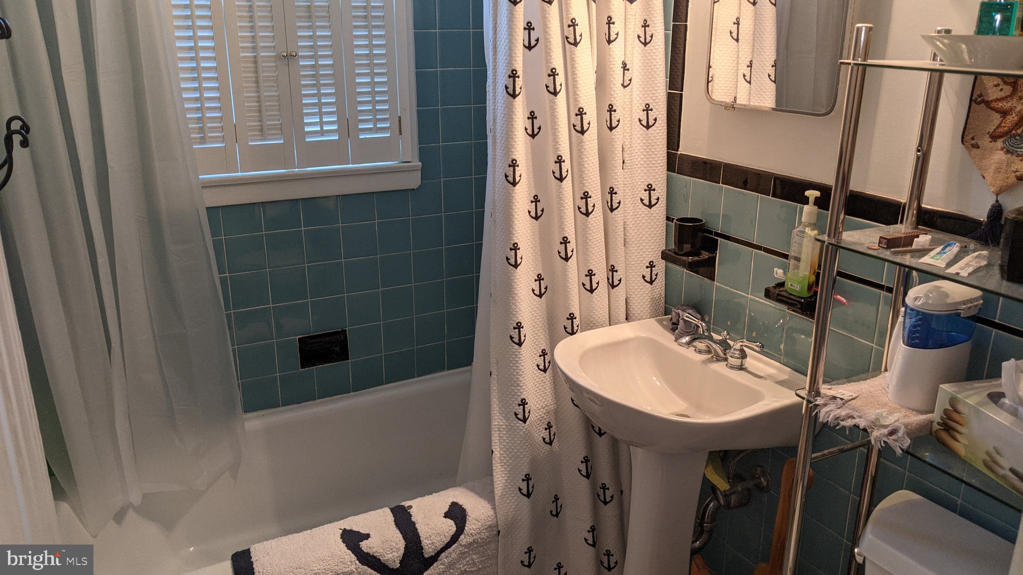 6 Phyllis Road Freehold, NJ 07728 - Photo 5 of 15 1st Floor Bathroom