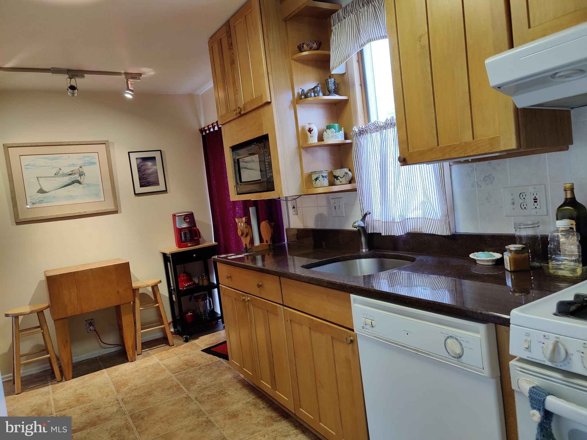 6 Phyllis Road Freehold, NJ 07728 - Photo 8 of 15 Kitchen 2