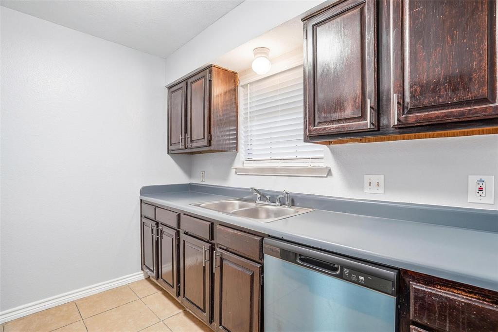 416 Colonial Place Everman, TX 76140 - Photo 29 of 39