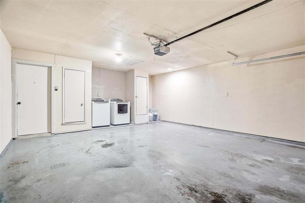 416 Colonial Place Everman, TX 76140 - Photo 32 of 39 an empty room with ceiling fan and windows