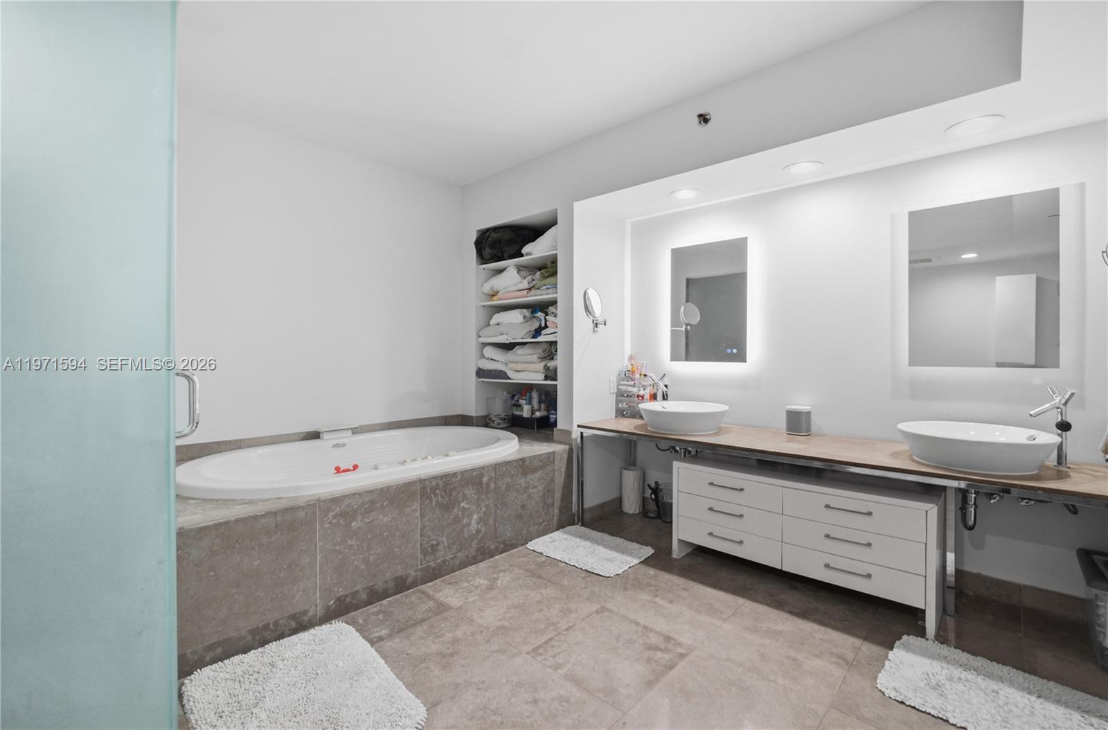 450 Alton Road, Unit 2710 Miami Beach, FL 33139 - Photo 25 of 36