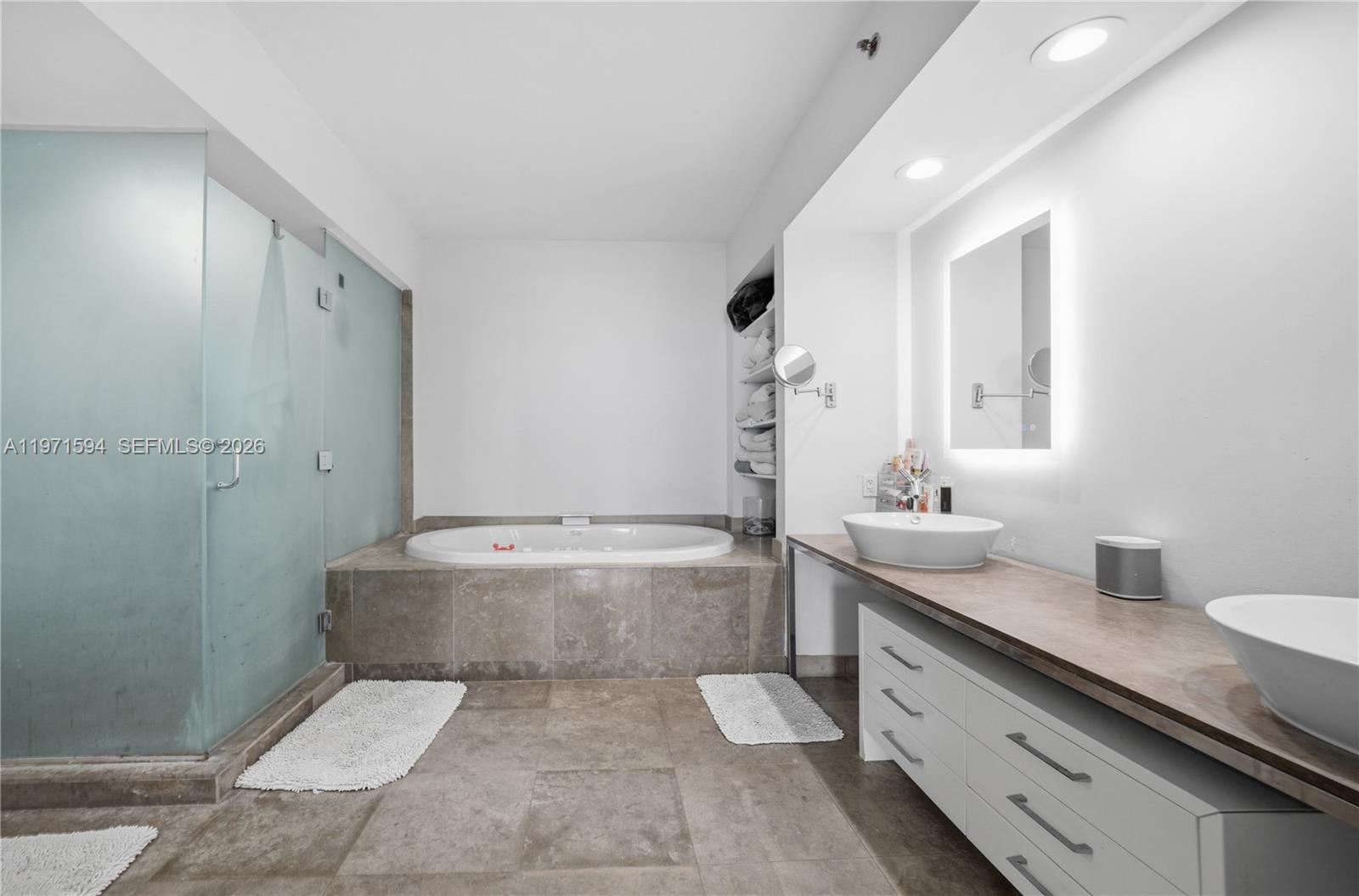 450 Alton Road, Unit 2710 Miami Beach, FL 33139 - Photo 26 of 36