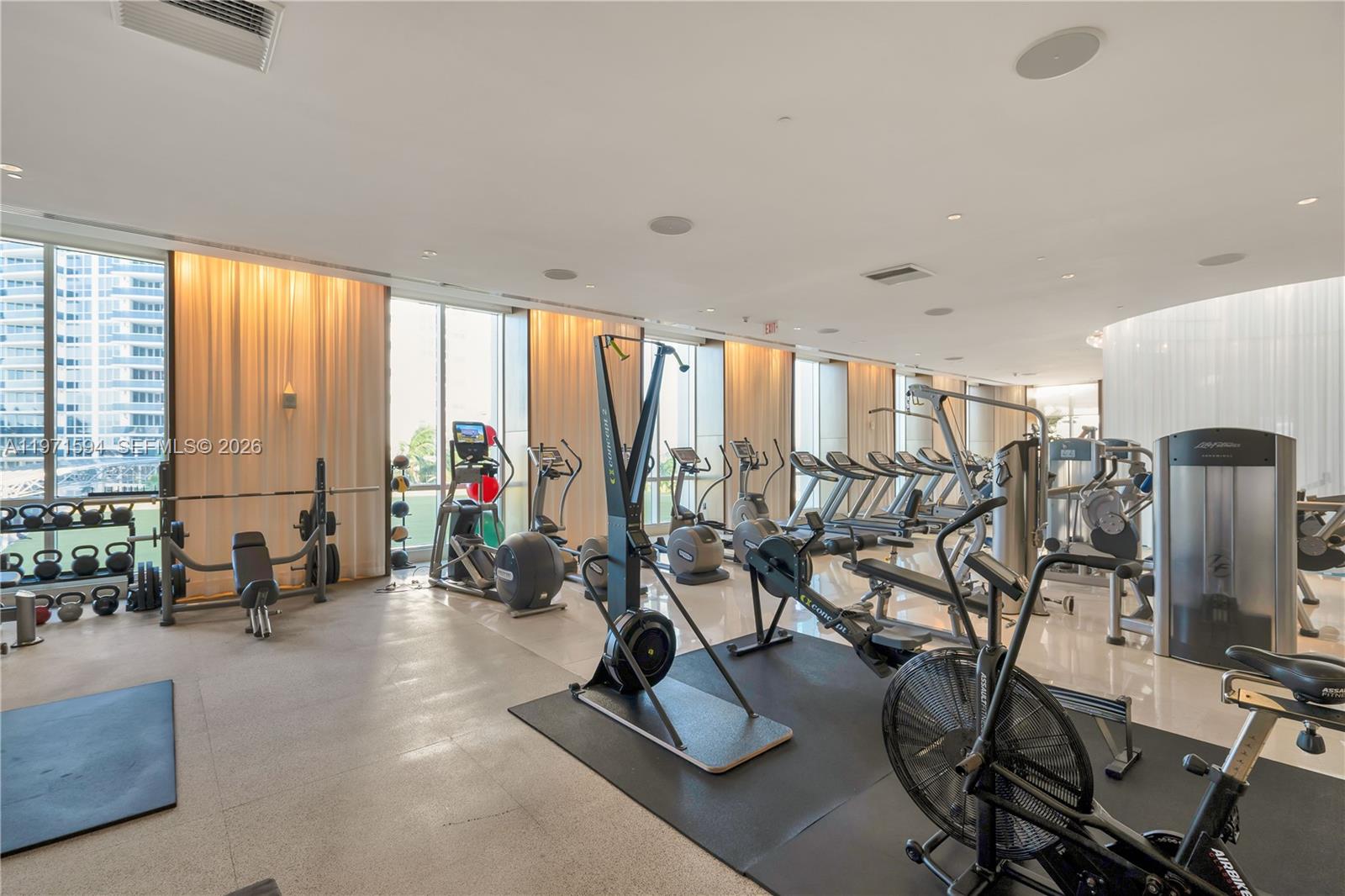 450 Alton Road, Unit 2710 Miami Beach, FL 33139 - Photo 33 of 36