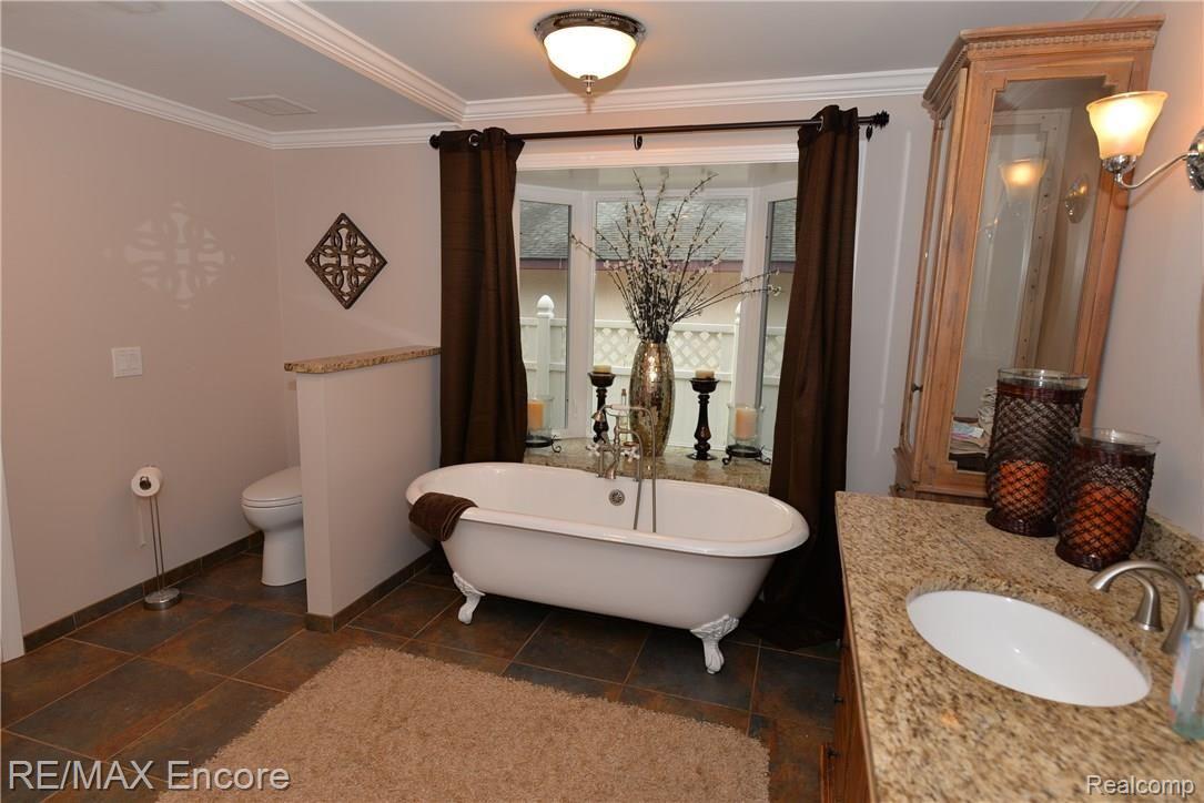 3523 Mann Road Clarkston, MI 48346 - Photo 13 of 86 3523 Mann Rd Waterford (21).JPG