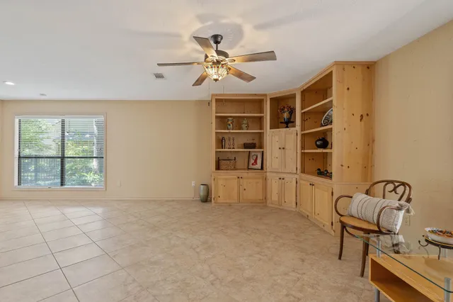 $669,000 | 2 Crescent Falls Court, The Woodlands, TX 77381