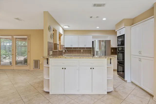 $669,000 | 2 Crescent Falls Court, The Woodlands, TX 77381