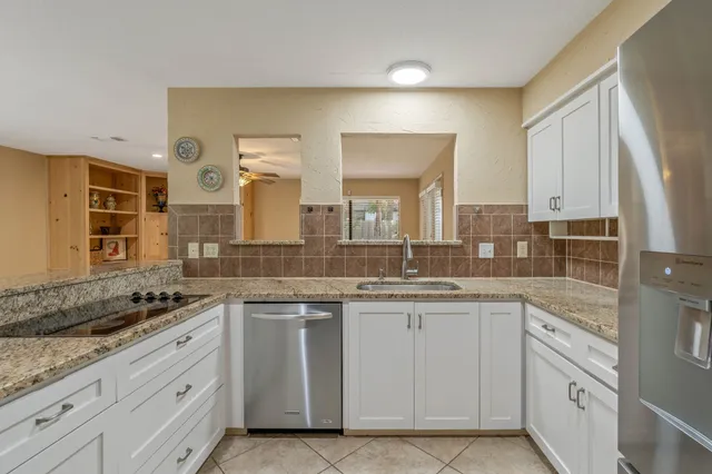 $669,000 | 2 Crescent Falls Court, The Woodlands, TX 77381