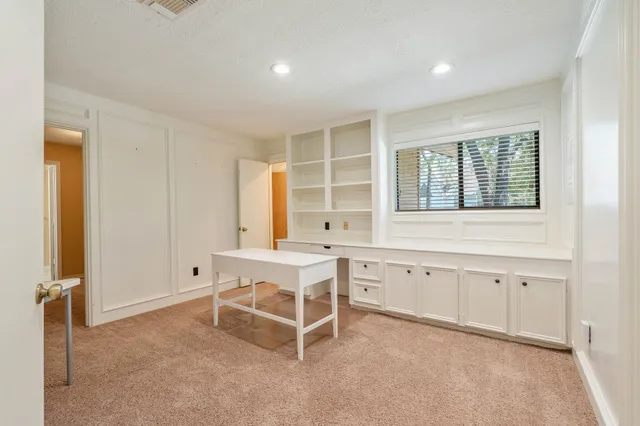 $669,000 | 2 Crescent Falls Court, The Woodlands, TX 77381